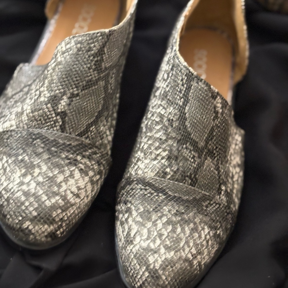 Chic Snakeskin Ankle Booties